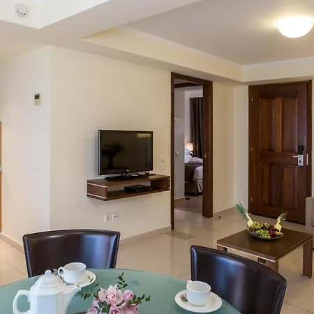 Neptune Luxury אתר נופש 5*