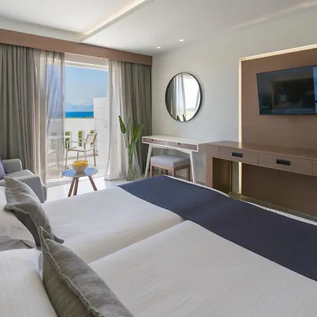 Neptune Luxury منتجع