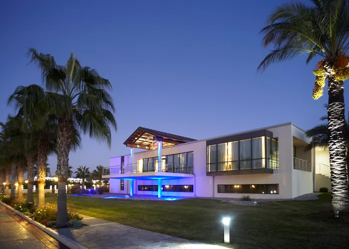 منتجع Neptune Luxury