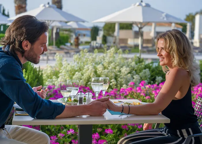 منتجع Neptune Luxury ماستيخاري