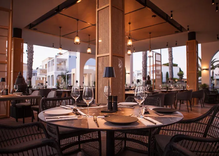 Neptune Luxury منتجع